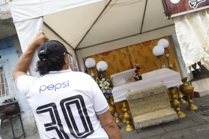 Escenas de dolor se vivieron en el velorio de la menor