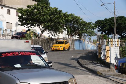 Lugar donde el bus de la Metrovía le dio alcance al taxista que intentó huir.
