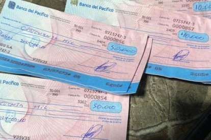 En el operativa de captura las autoridades encontraron cheques de Redieg S. A.