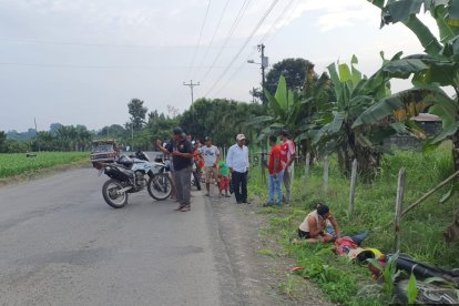 La víctima quedó a un costado de la carretera en la vía a Jauneche.
