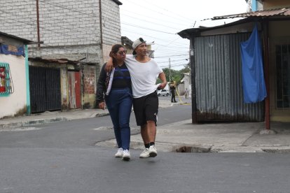 Familiares del occiso se acercaron al lugar de los hechos estaban desconsolados.