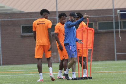 Félix Sánchez Bas registra números positivos con la Tri, pese a las críticas por el estilo de juego.