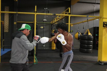 Humberto Sosa está a cargo de la preparación de Carlos Mina.