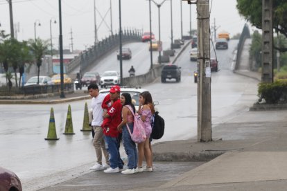 La llovizna sorprendió, a mediados de junio.