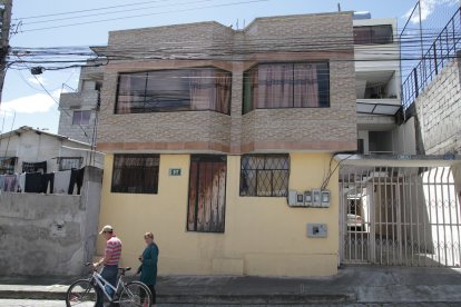 En la planta baja de este domicilio vivía la señora junto a su hijo.