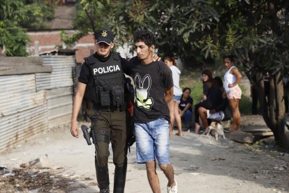 En el operativo se logró varias detenciones.