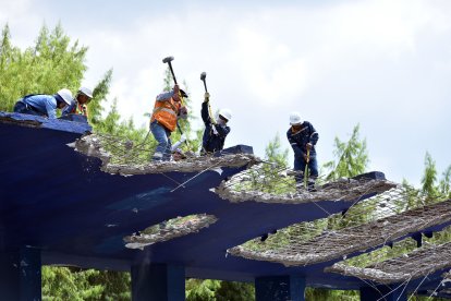 La segunda fase contempla el retiro de objetos como son el techado o visera.