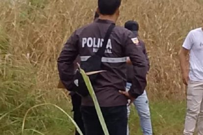 El cuerpo estaba sobre un camino lastrado.
