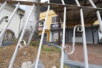 El propietario de este restaurante, ubicado junto a una iglesia, fue asesinado a tiros.