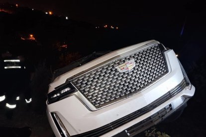 El carro cayó a un barranco.