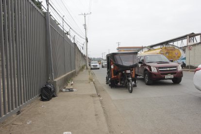 En esta zona de la vía a Daule se cometió el crimen contra un presunto Chonero.