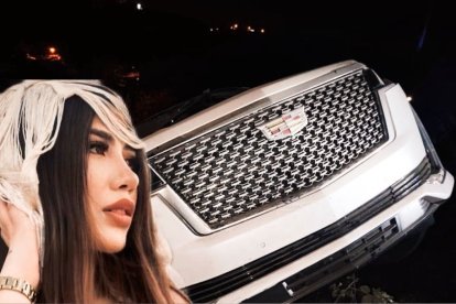 El auto es un Cadillac modelo Escalade