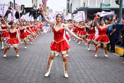 Al menos 5 mil estudiantes desfilaron la mañana y tarde de este 24 de junio.