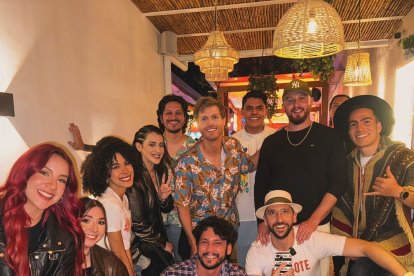 Influencers ecuatorianos en e evento de Luisito Comunica.