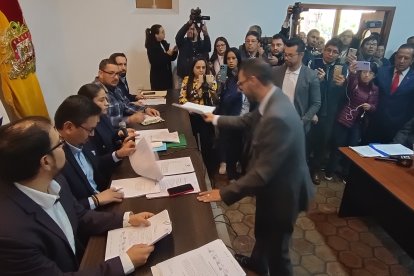 Los asambleístas de Azuay tendrán listo el informe de fiscalización en 20 días.