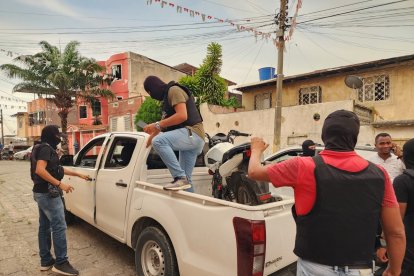 Una moto fue encontrada en posición de los sospechosos.