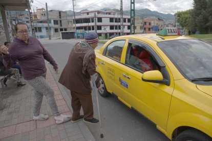 Varias personas han  tenido imprevistos porque no conocían sobre el cierre de las estaciones.