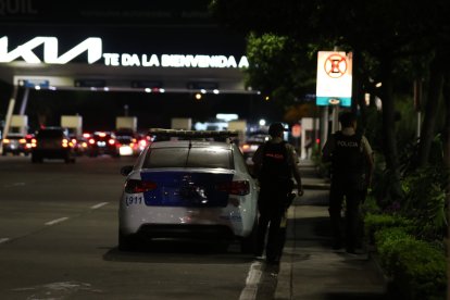 Aproximadamente a las 18:45, la aeronave aterrizó en el aeropuerto de Guayaquil.