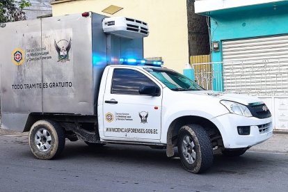 Agentes de la Dinased y de Criminalística  revisaron grabaciones de cámaras de seguridad, tomaron versiones, entre otras acciones.