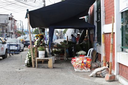 El hecho de sangre también afectó la venta de flores.