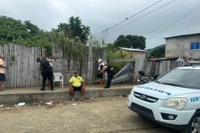 Agentes de la Policía Nacional realizan operativos en diferentes barrios.
