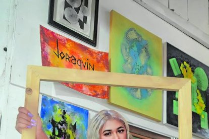 Juega con el color y las transparencias.