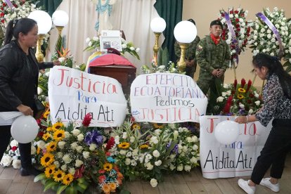 Familiares y allegados de la víctima exigen justicia por el caso de la subteniente que habría sido asesinada.