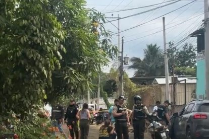 Uno de los familiares de Mendoza sufrió un desmayo en medio de la escena.