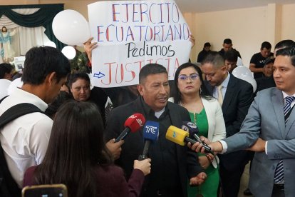 El padre de la víctima pide justicia por el crimen de su hija.