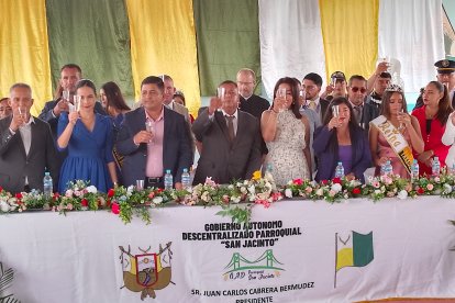 Muchas autoridades celebraron el aniversario de Colimes.