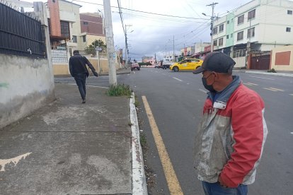 En Huachi Belén, los vecinos se muestran consternados por el asesinato de la joven madre de familia.