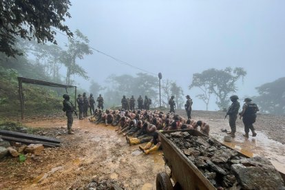 46 personas que fueron secuestradas los rescataron en una mina.