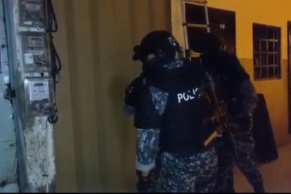 Agentes policiales realizaron varias incursiones.