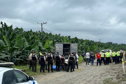 Los peritos de la Policía recogieron alrededor de diez indicios balísticos en el sitio.