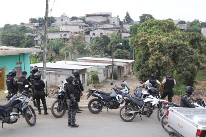 Policías acudieron al punto del crimen al conocer lo sucedido.