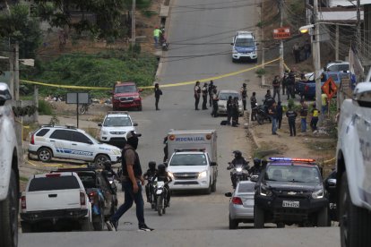 Cruel  realidad: el día de la última función de la obra asesinaron a un policía en la Balerio Estacio.