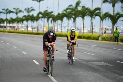 Luego de nadar, llega el evento de ciclismo