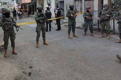 A pesar de la presencia militar, los crímenes continúan en Esmeraldas.