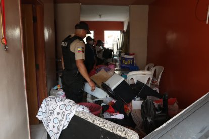 Agentes de la Policía ingresaron a las viviendas