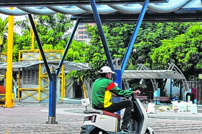 Los habitantes de este sector temen por la presencia de desconocidos que merodean en motos.