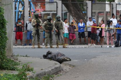 El cuerpo estaba en medio de un saco negro