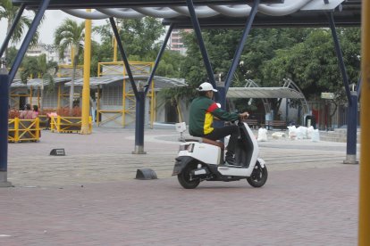 Los habitantes de este sector temen por la presencia de desconocidos que merodean en motos.