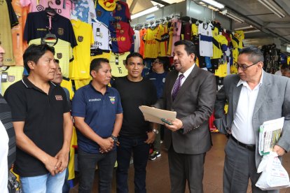 Comerciantes y dirigentes mantienen reuniones para tratar la problemática de la inseguridad.