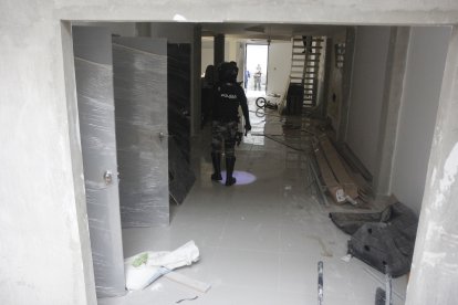 Una vivienda allanada en el sur, aún en construcción, sería de alias Braulio.