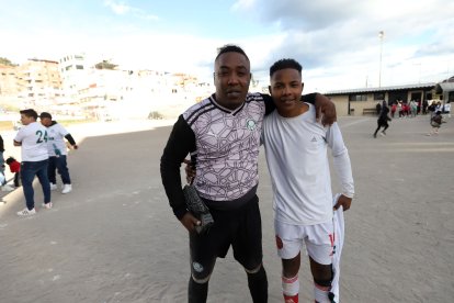 Los hermanos Patricio y Bryan Espinoza posaron para EXTRA tras la final.