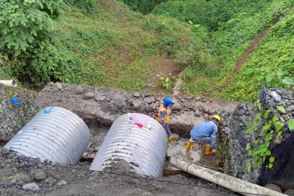 Obras de reconstrucción en la carretera E20 buscan mitigar los 31 puntos críticos que afectan su seguridad y durabilidad, con una inversión de 3.6 millones de dólares.