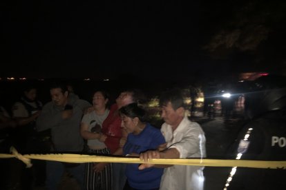 Los familiares del fallecido llegaron al lugar.