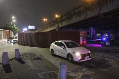 La fila de carros llegaba hasta el Terminal Terrestre de Guayaquil