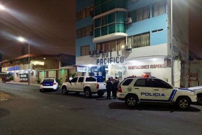 La víctima fue asesinada cerca de un hotel.