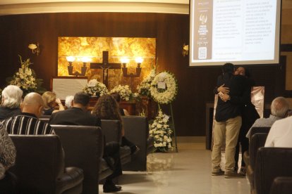 Más de 60 personas asistieron en la noche del jueves a su velatorio.